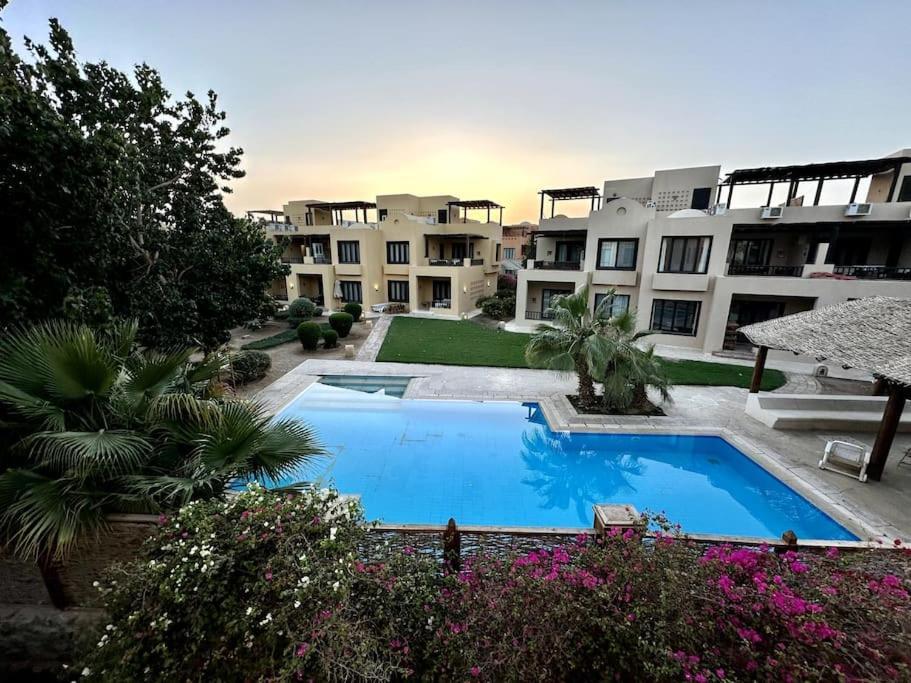 הורגהדה 2 Bedroom Condo, With Pool, And Beach & Lagoon Access מראה חיצוני תמונה